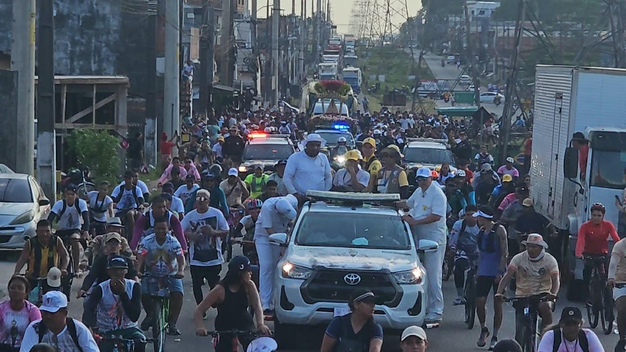 Traslado da Imagem Peregrina percorre as ruas do Icuí, em Ananindeua